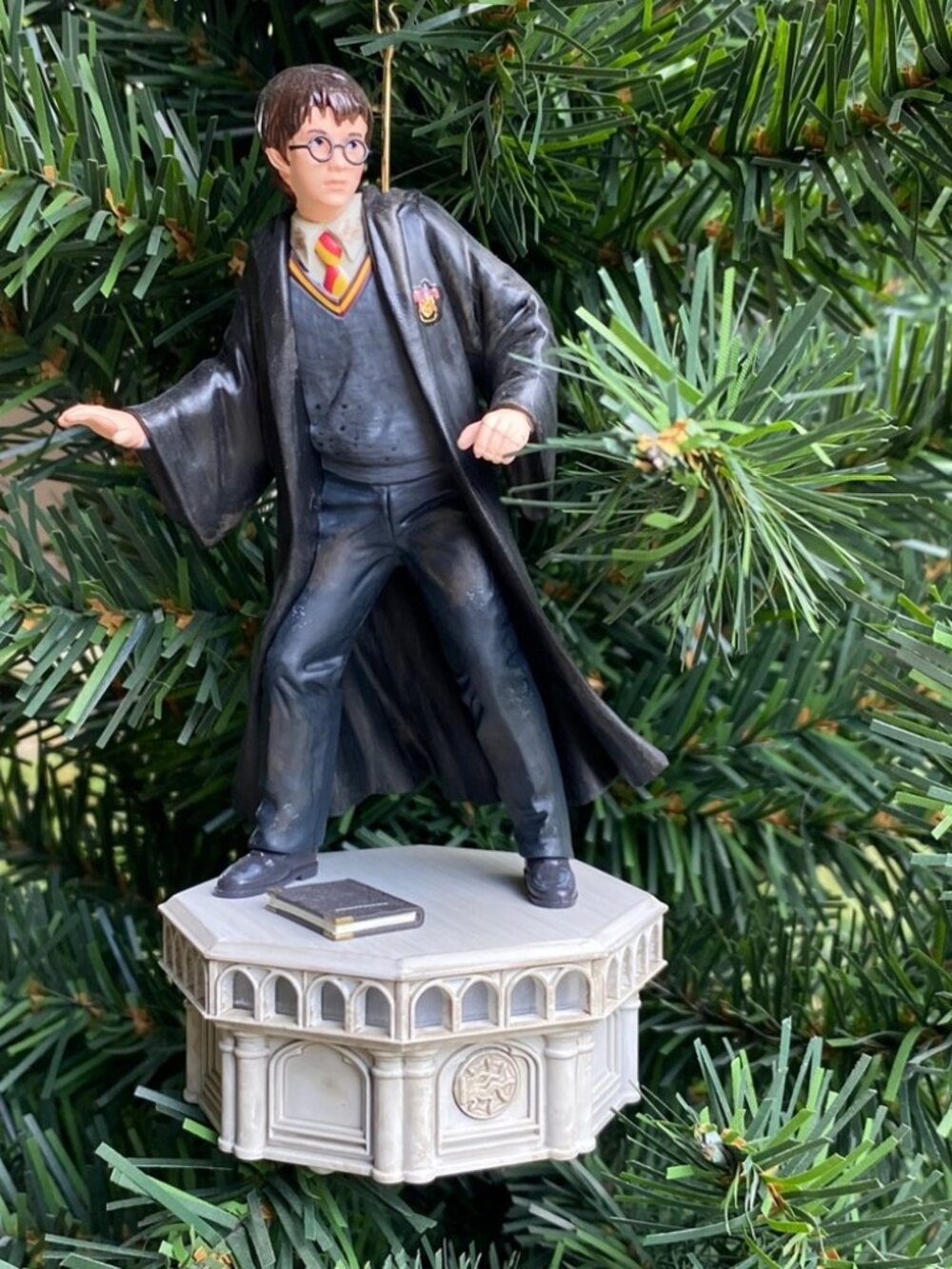 NWT Hallmark Harry Potter Chamber of Secrets storyteller ornament
